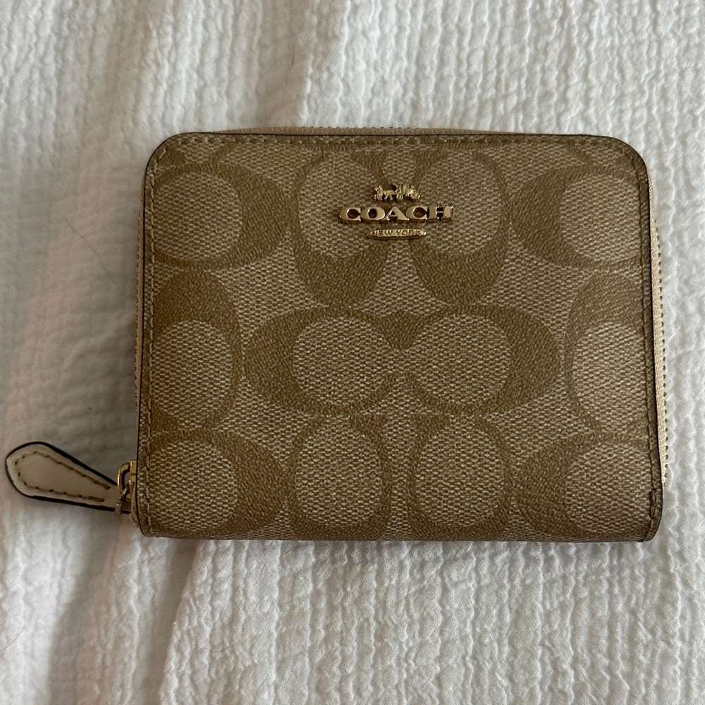 Coach Tan Signature Zip Wallet